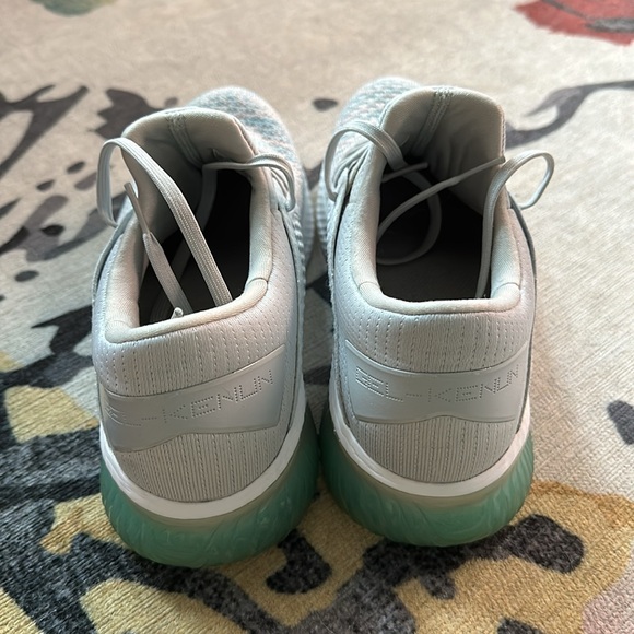 Women’s Asics 👟 - Picture 2 of 6